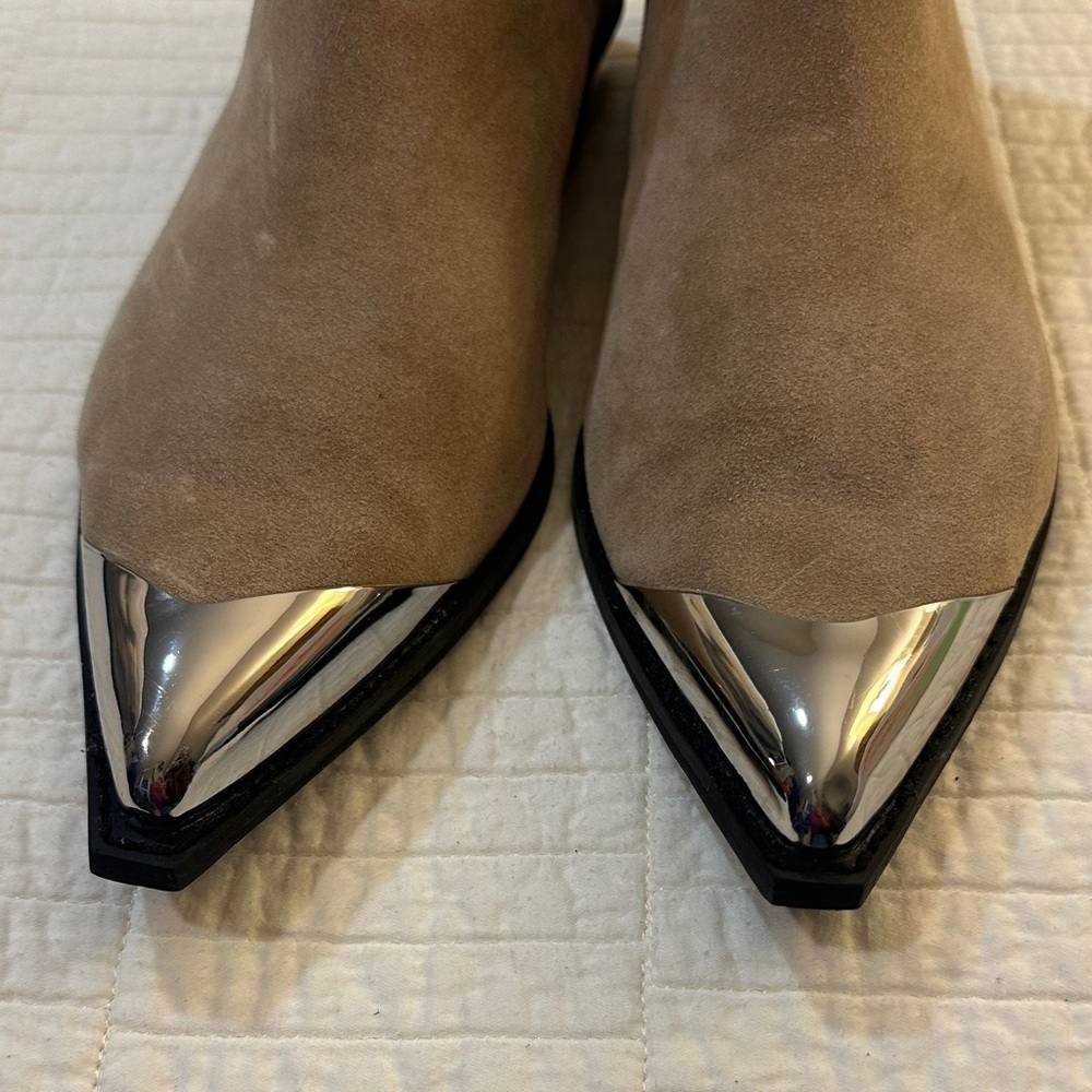 Calvin Klein Arthena Suede Chelsea Boots Womens 10.5 Beige Metal Cap Toe Ankle - Picture 9 of 9